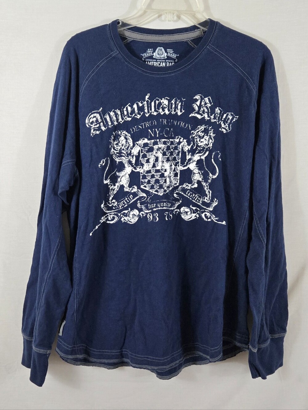 American Rag Cie Men's Y2K Blue Long Sleeve Raglan T-shirt Measures Large *Flaw*